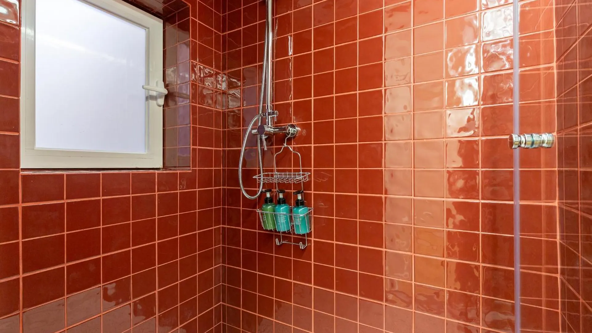 Designer Retreat- Newly Remodelled 1 Bedroom Apt Lisbon 0*,  Portugal